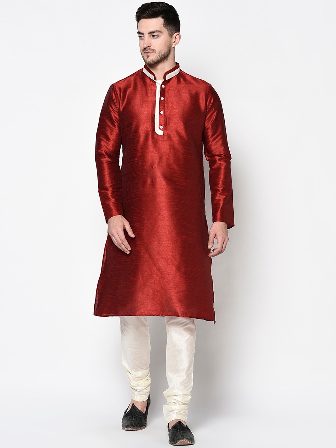 

DEYANN Men Red & Off-White Solid Kurta with Pyjamas
