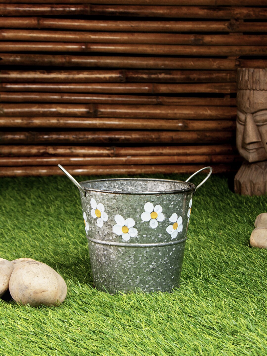 

green girgit Silver-Coloured Flower Embossed Pot