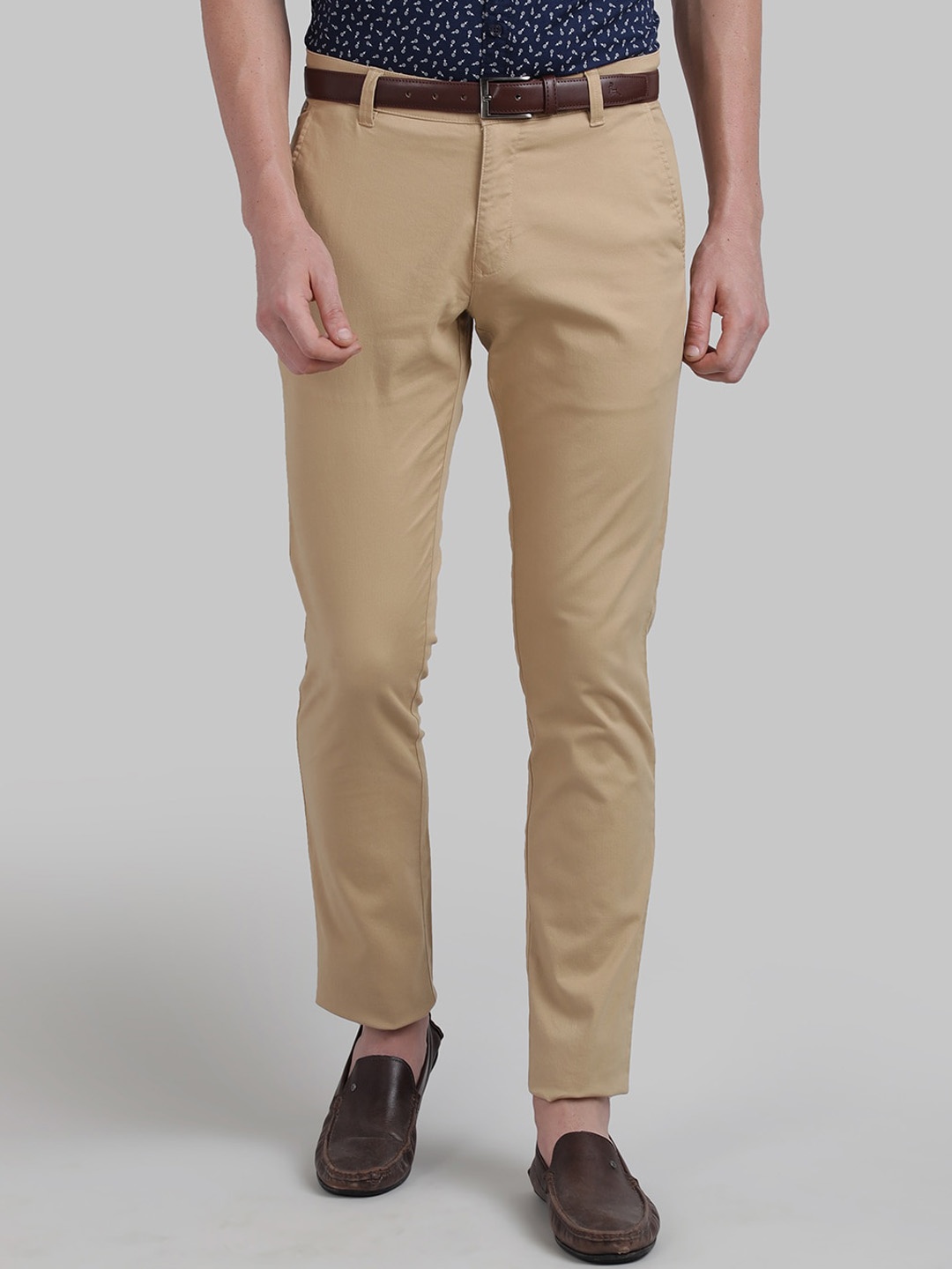 

Parx Men Khaki Tapered Fit Solid Regular Trousers