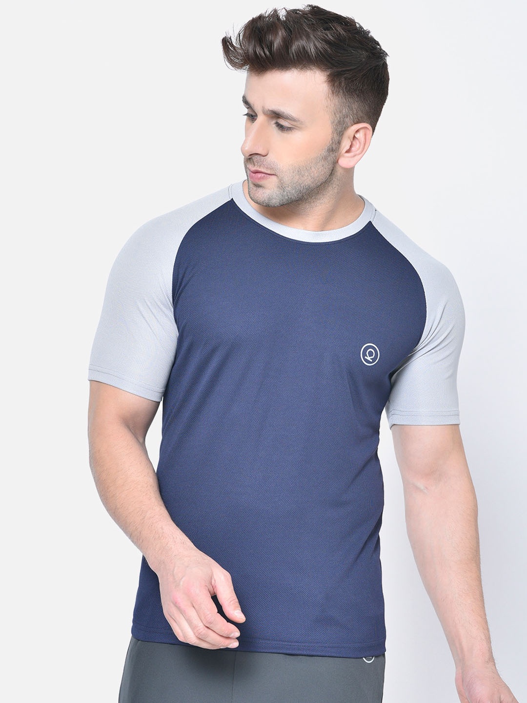 Chkokko Men Navy Blue Colourblocked Round Neck Gym T -Shirt