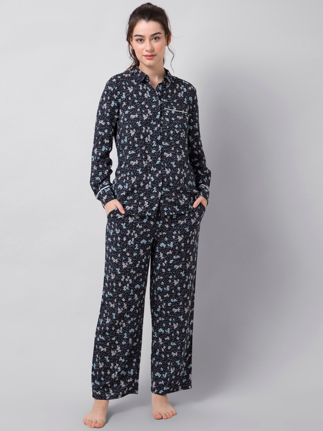 

FabAlley Women Blue & Black Printed Night Suit