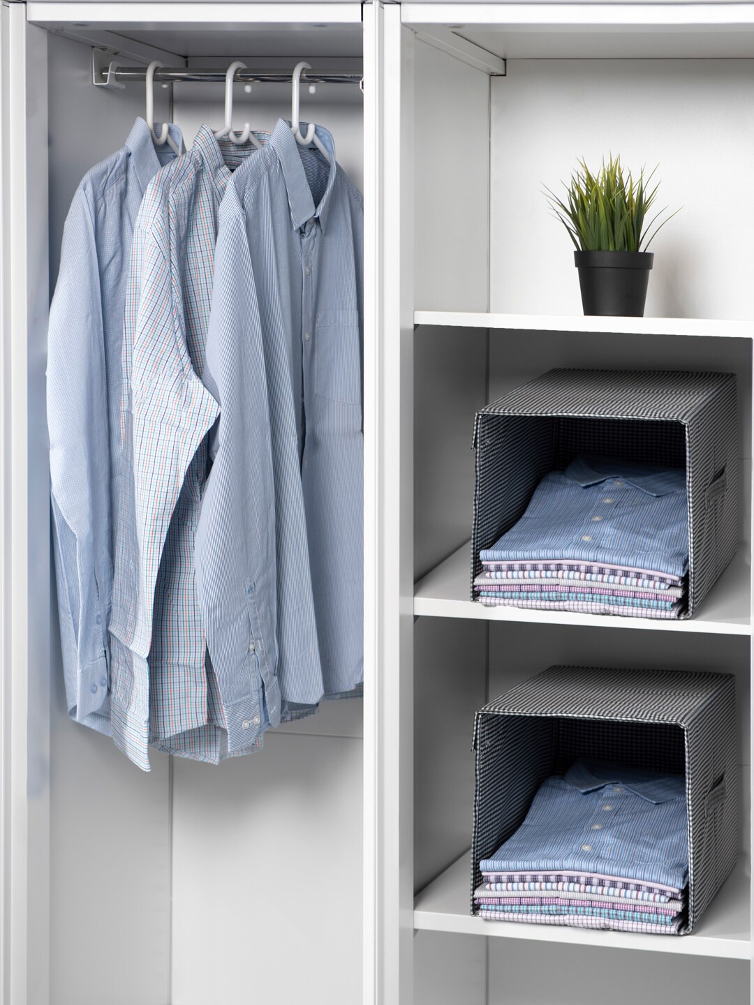 

HOMESTRAP Set Of 2 Black & White Checked Wardrobe Organisers