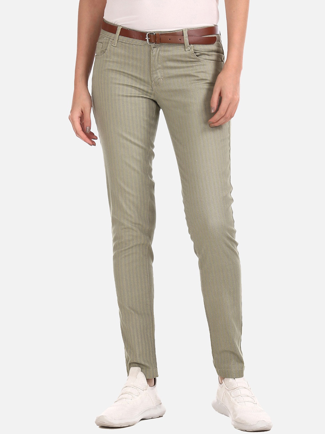

Cherokee Women Green & Green Regular Fit Solid Regular Trousers