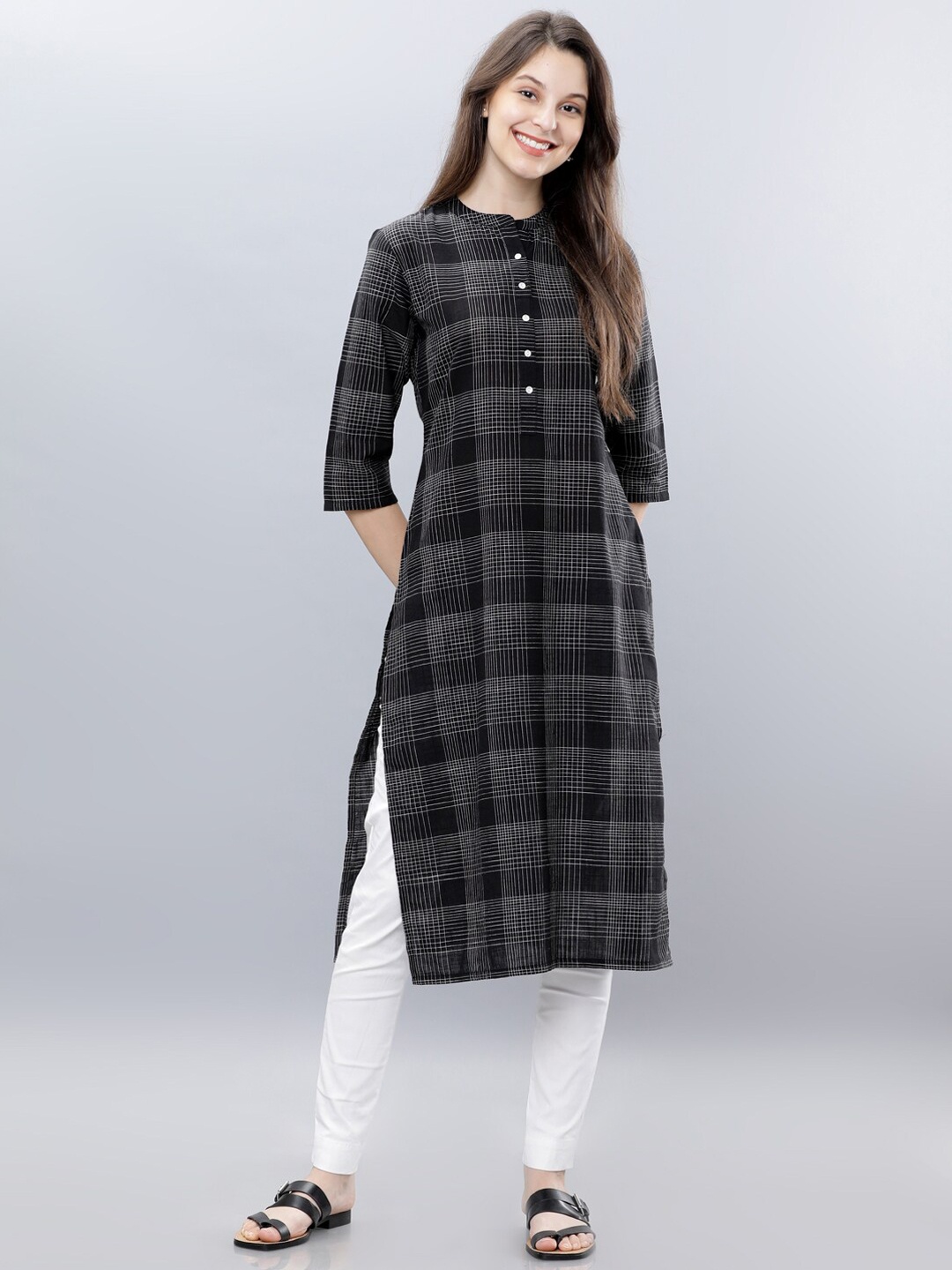 

Vishudh Women Charcoal & White Checked Straight Kurta