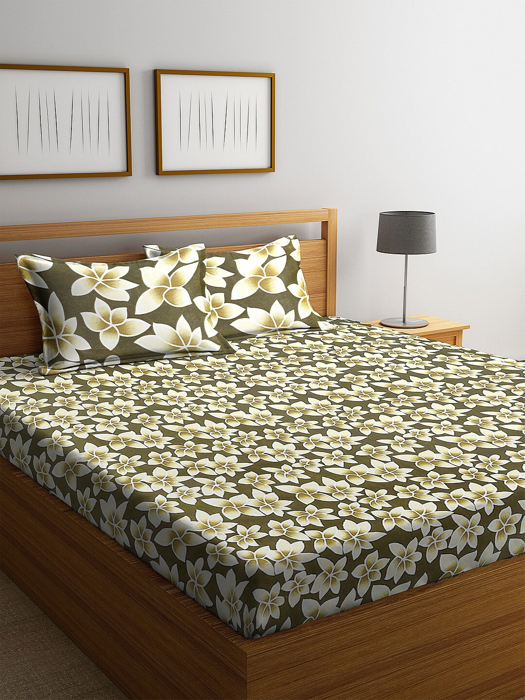 

ROMEE Green Floral 144 TC Microfiber Queen Bedsheet with 2 Pillow Covers