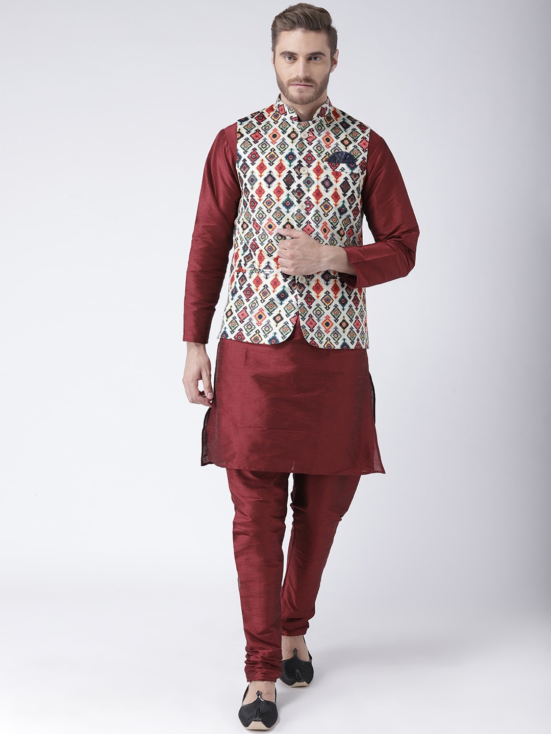 

Hangup Men Maroon & Multicoloured Solid Kurta with Pyjamas and Nehru Jacket