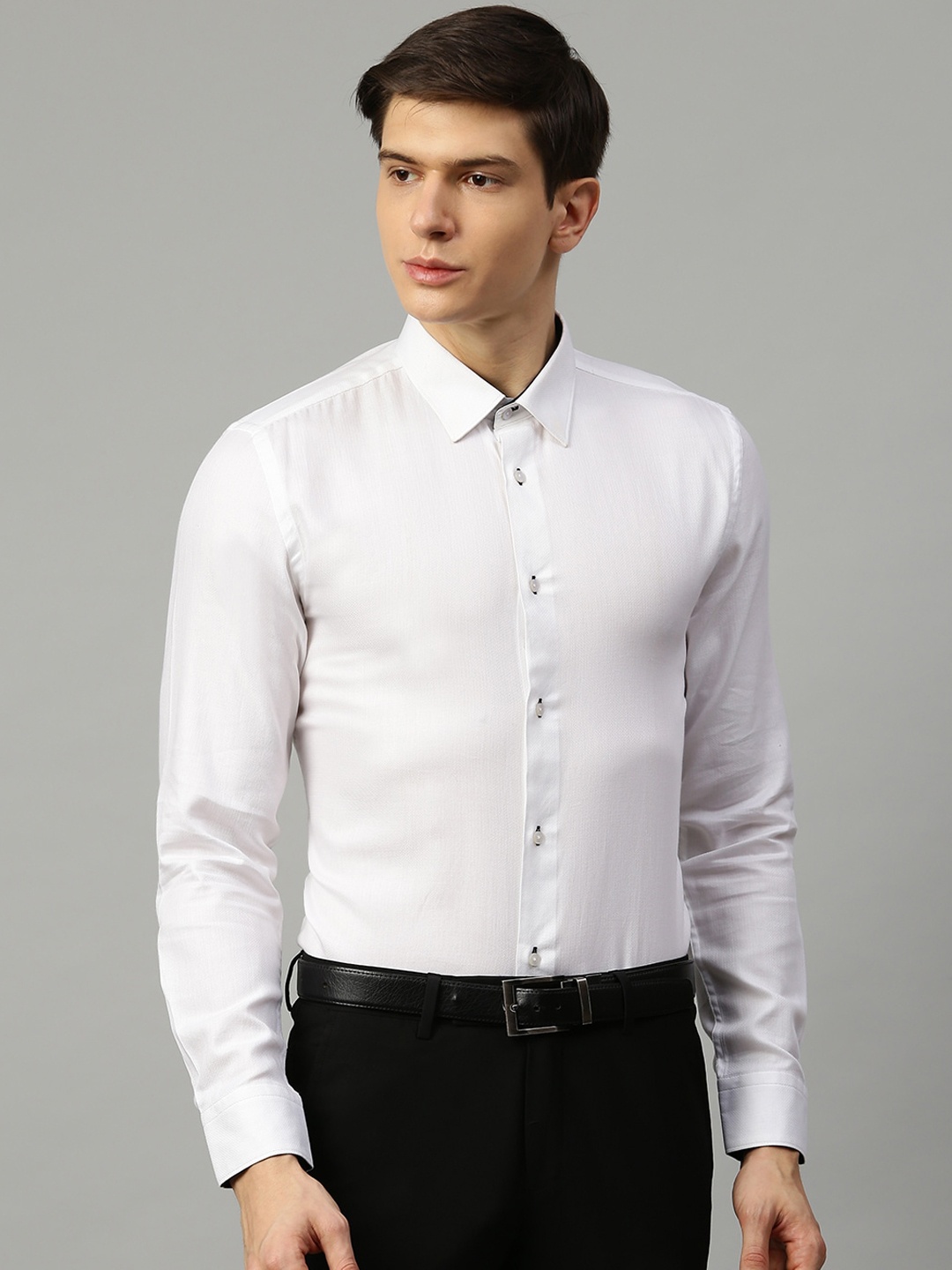 

HARSAM Men White Slim Fit Solid Casual Shirt