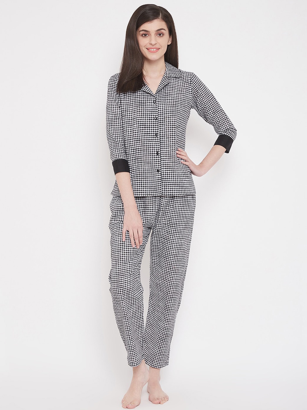 

Clovia Women Black Printed Night suit