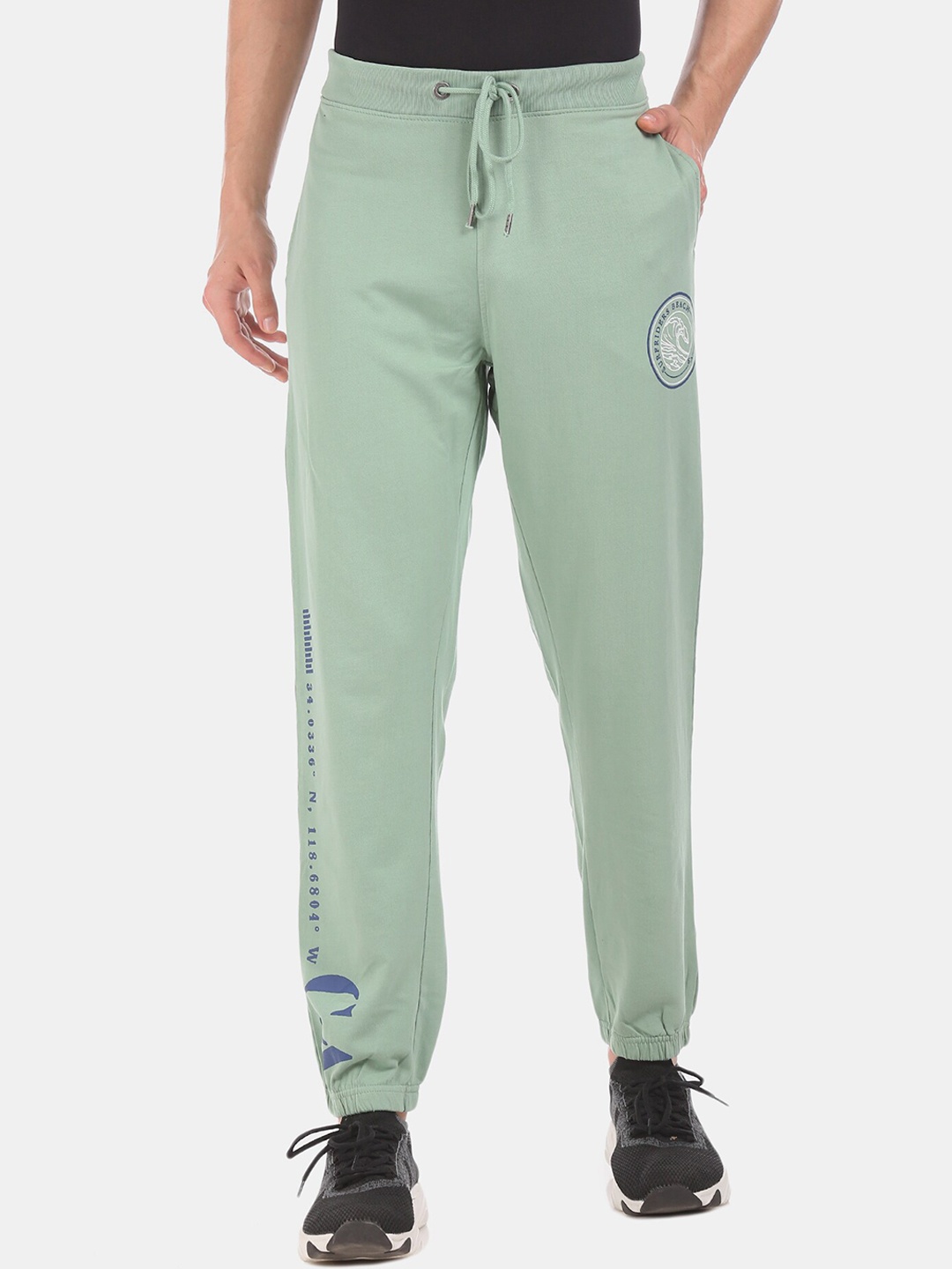 

Aeropostale Men Green Solid Joggers