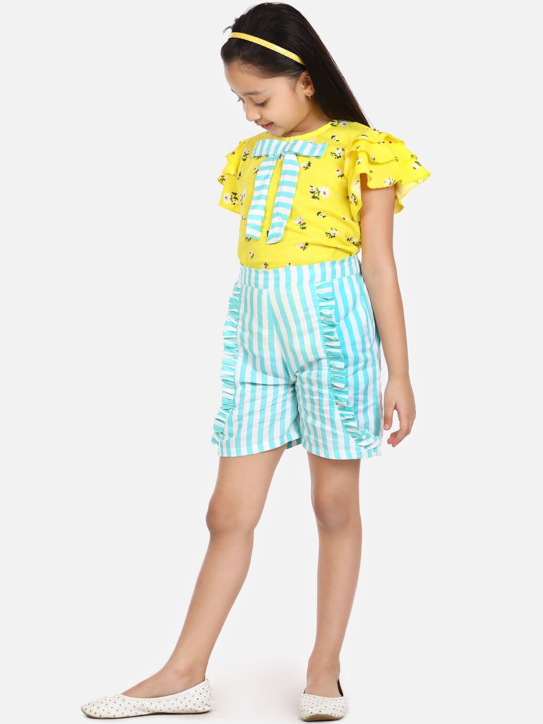 

LilPicks Girls Yellow & Turquoise Blue Printed Top with Striped Shorts