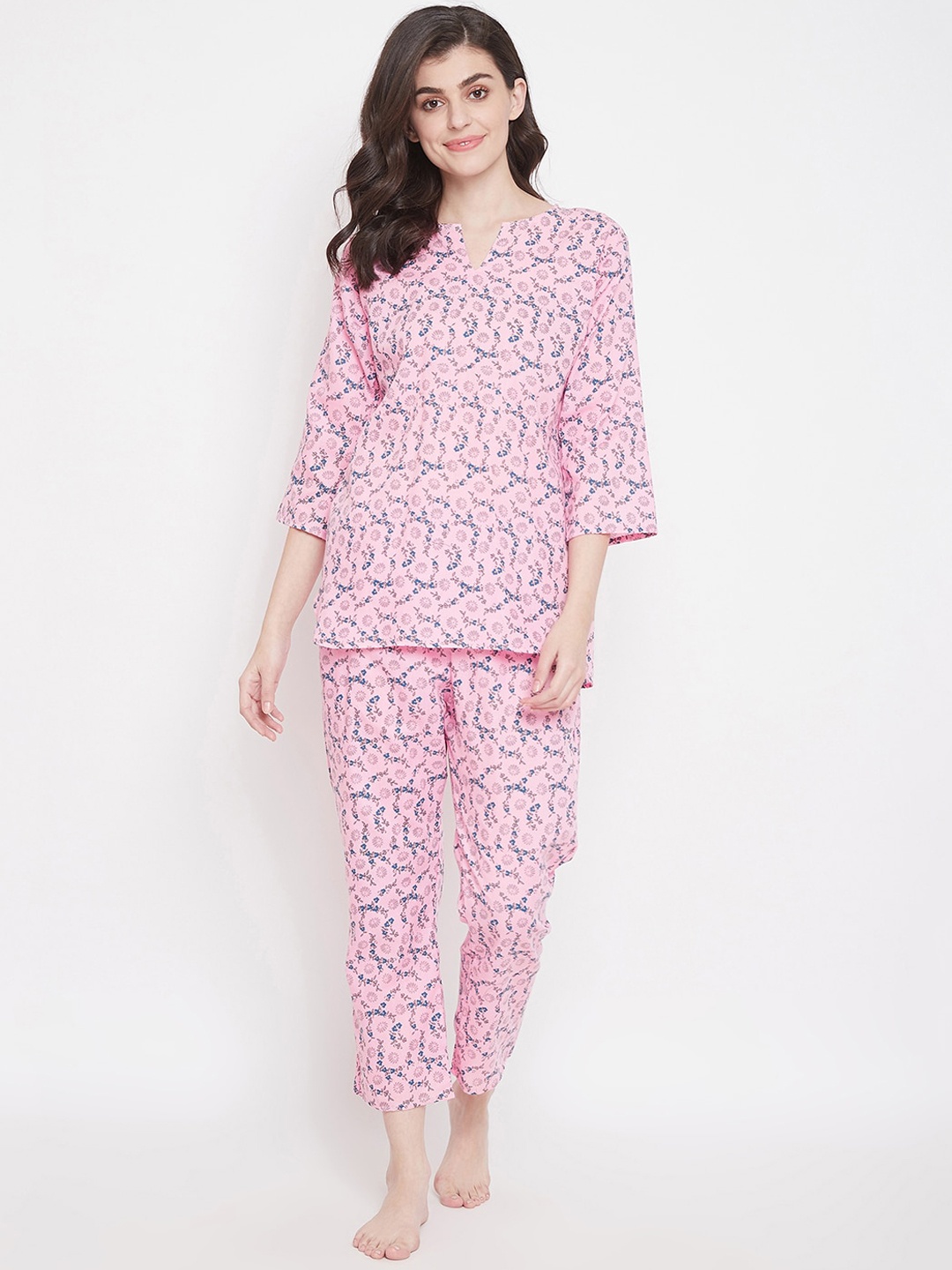 

Clovia Women Pink Printed Night suit