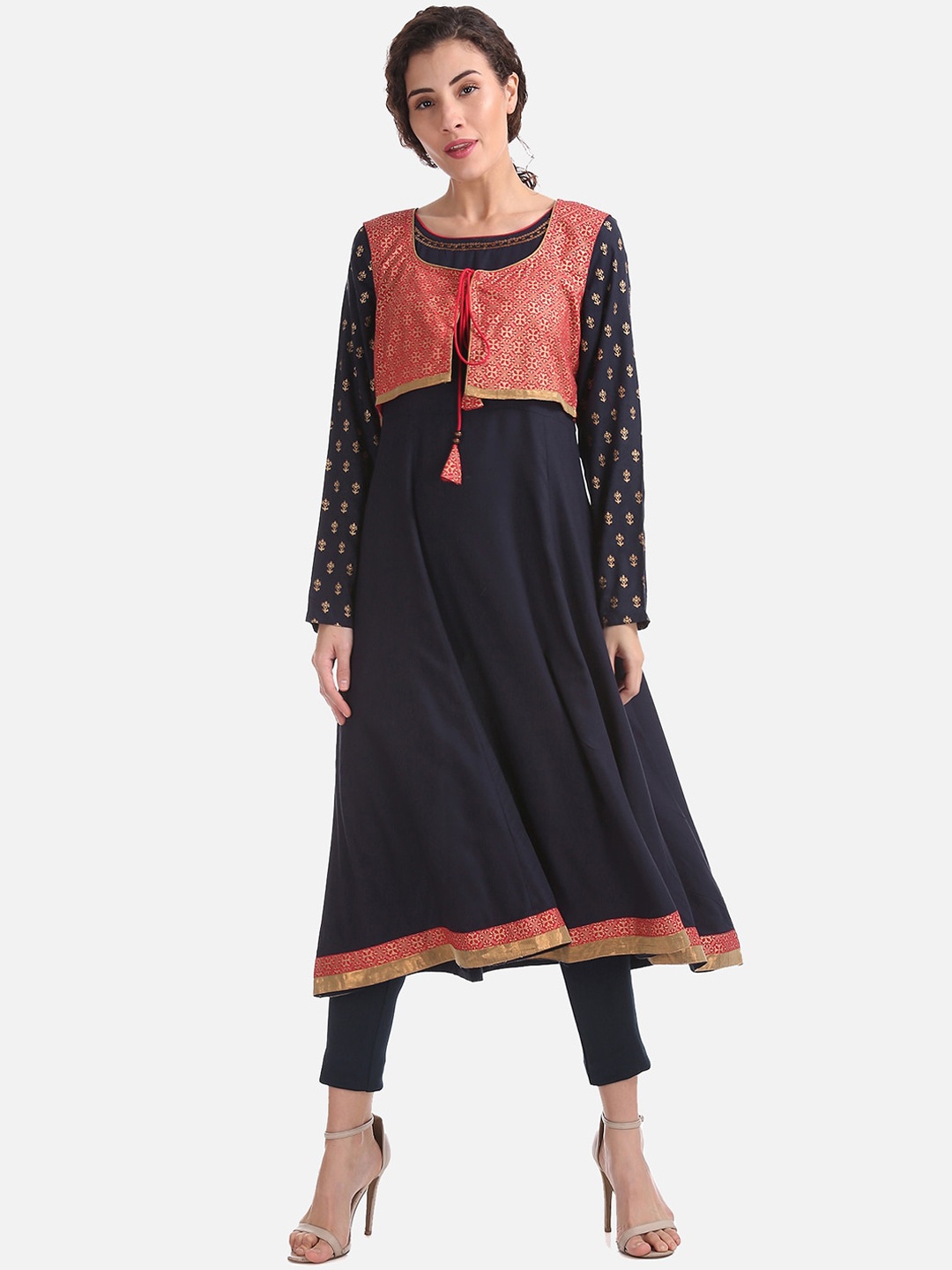 

Anahi Women Blue Solid Anarkali Kurta with Cropped Jacket, Navy blue