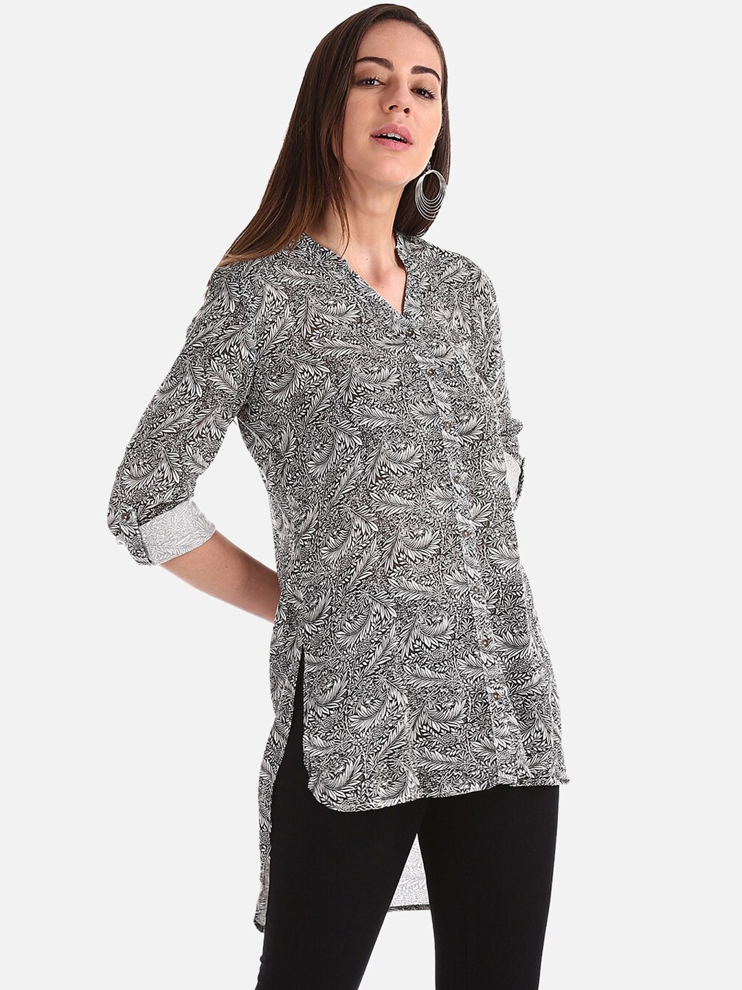 

Cherokee Women Black Printed High-Low Top