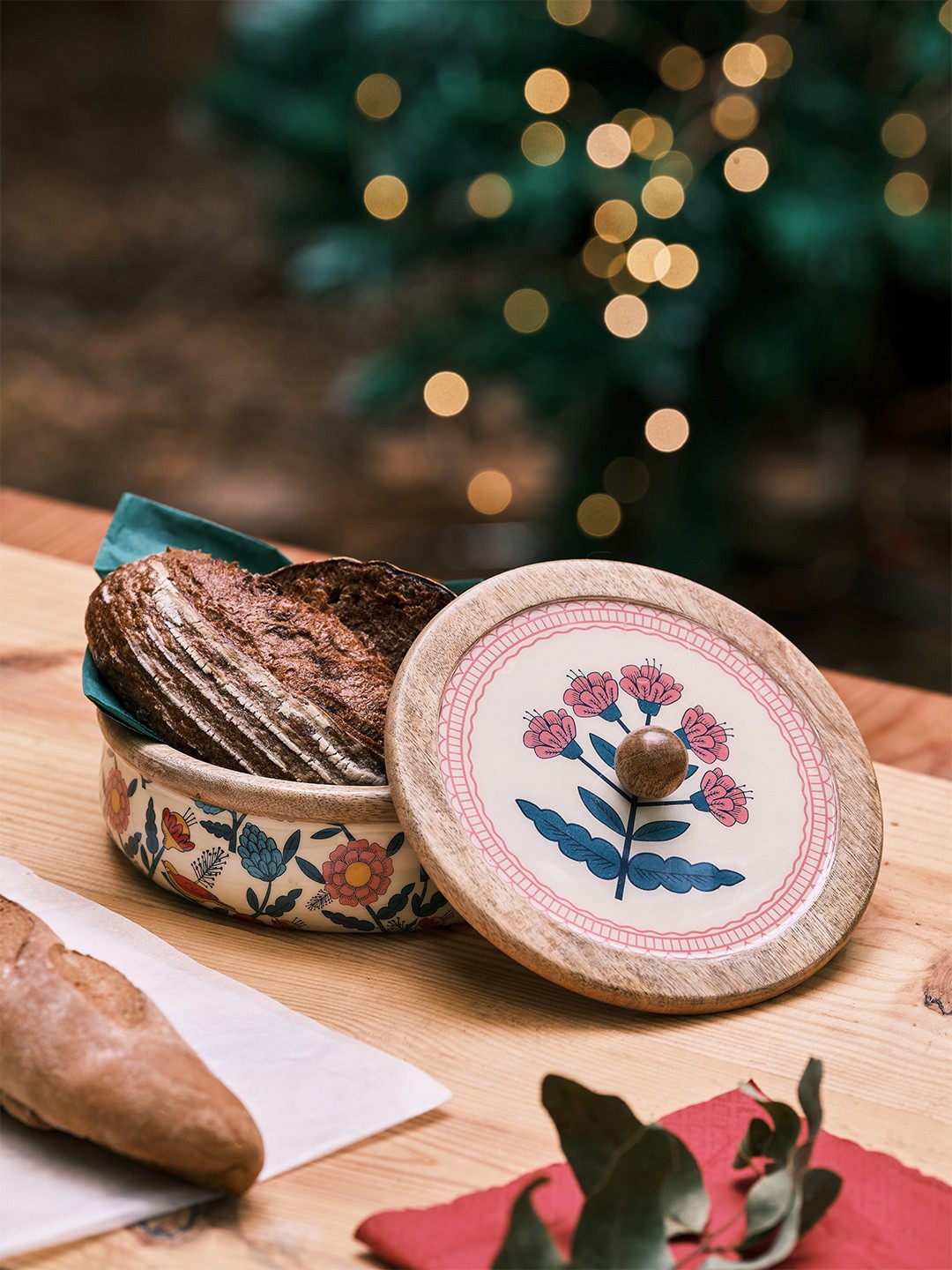 

Chumbak White & Green Floral Printed Storage Bowl With Wooden Lid