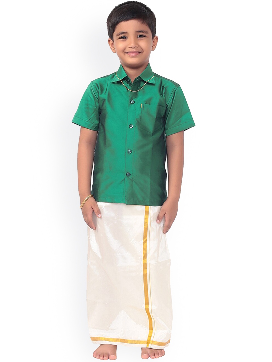 

Thangamagan Boys Green & White Solid Shirt and Veshti
