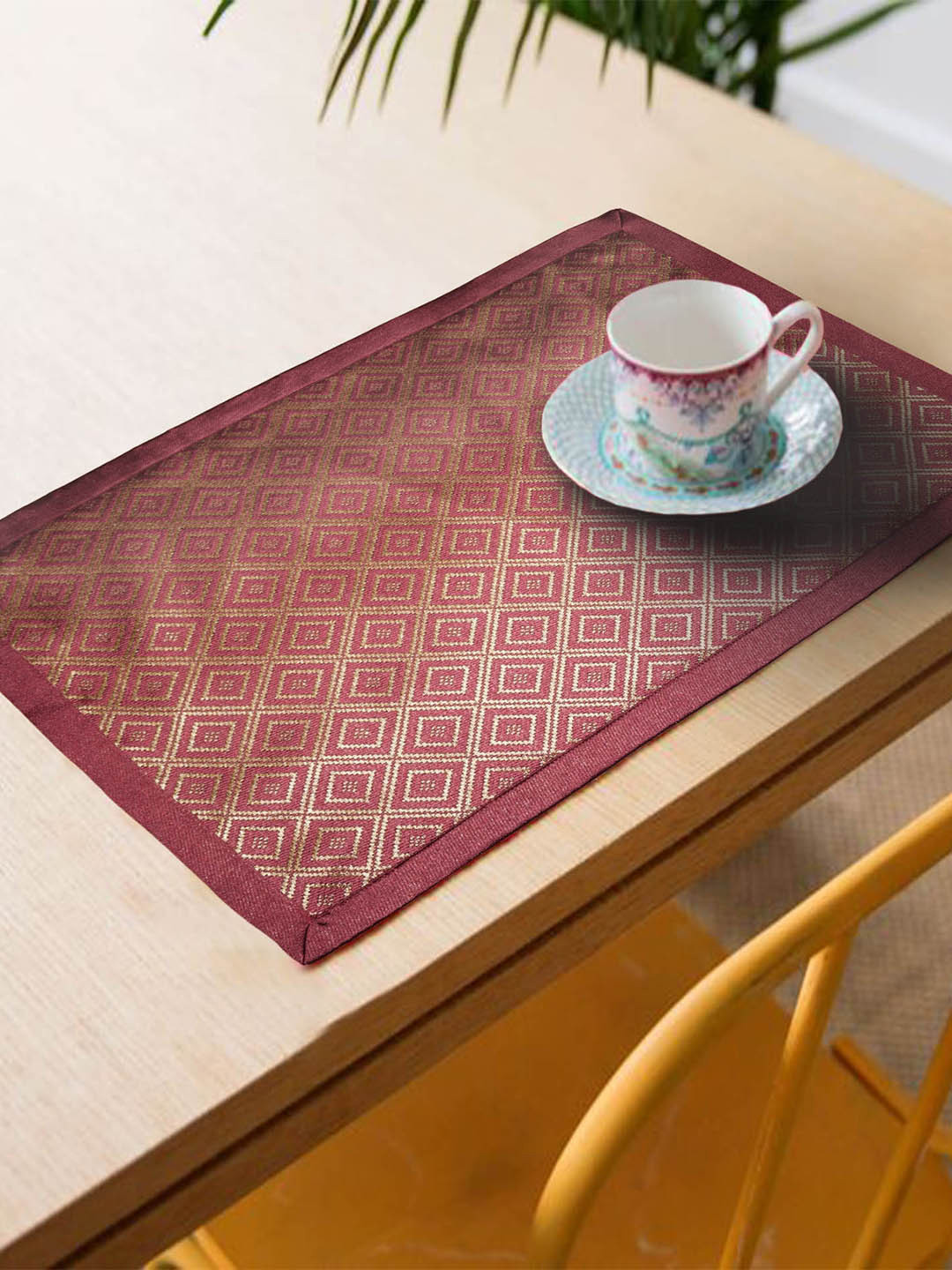 

Lushomes Set of 6 Pink Ethnic Motifs Jacquard Table Placemats