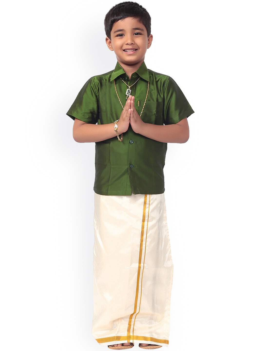 

Thangamagan Boys Green & Off-White Solid Shirt and Veshti