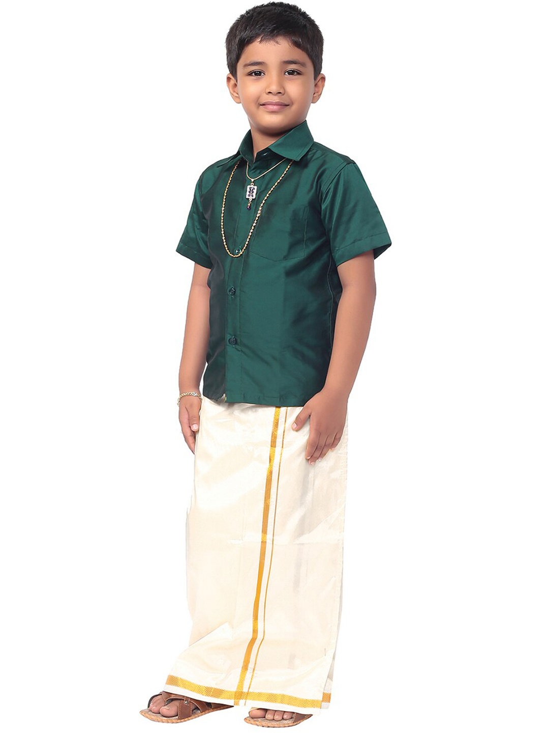 

Thangamagan Boys Green & Off-White Solid Shirt and Veshti