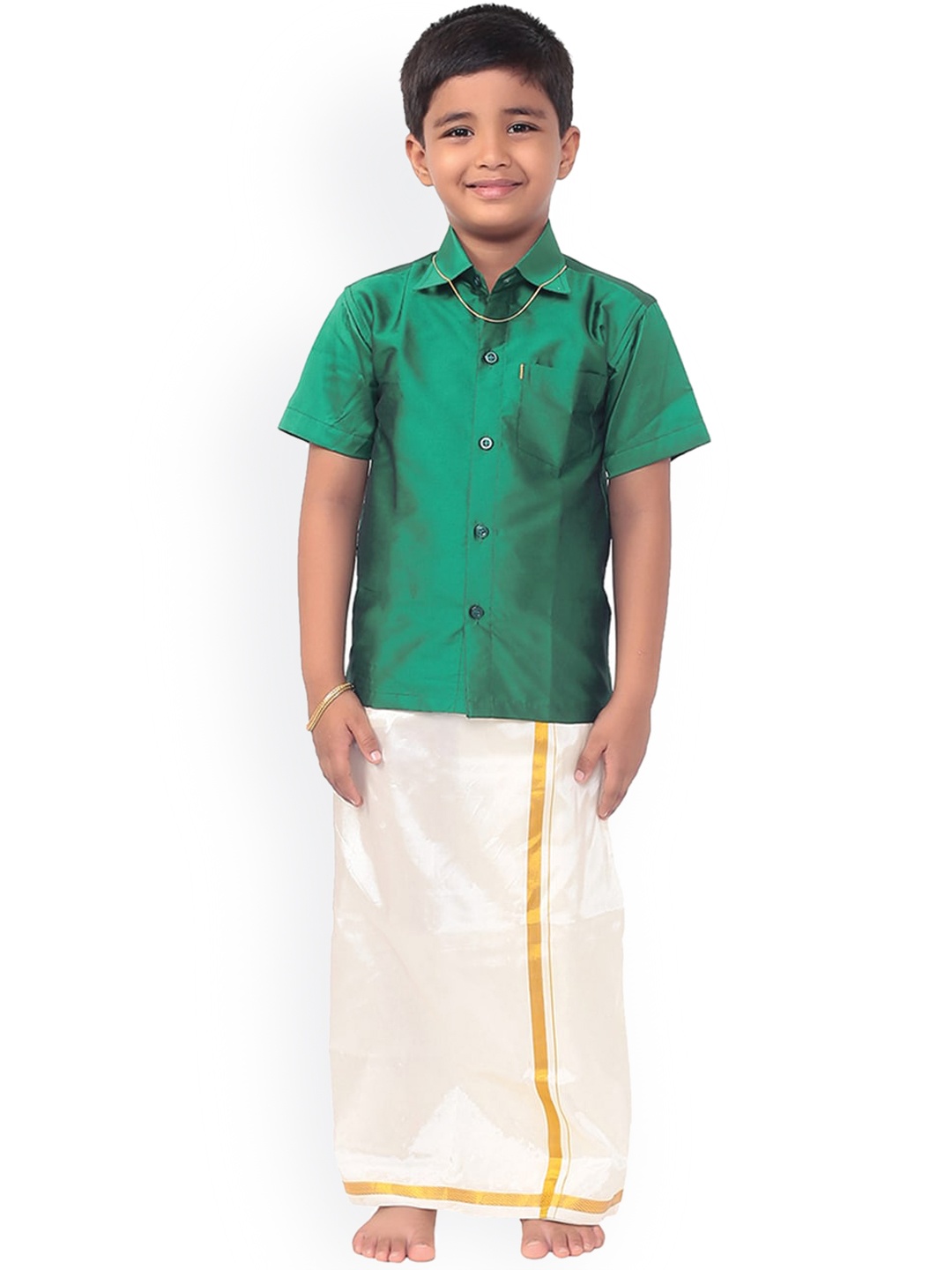 

Thangamagan Boys Green & White Solid Shirt and Veshti
