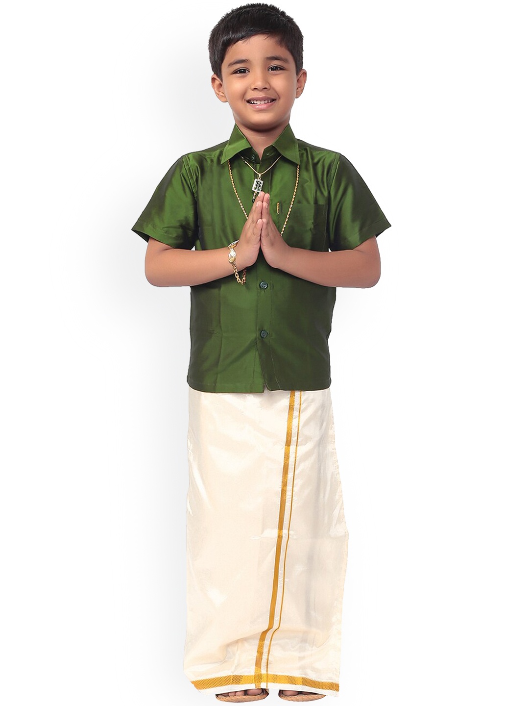 

Thangamagan Boys Green & White Solid Shirt and Veshti