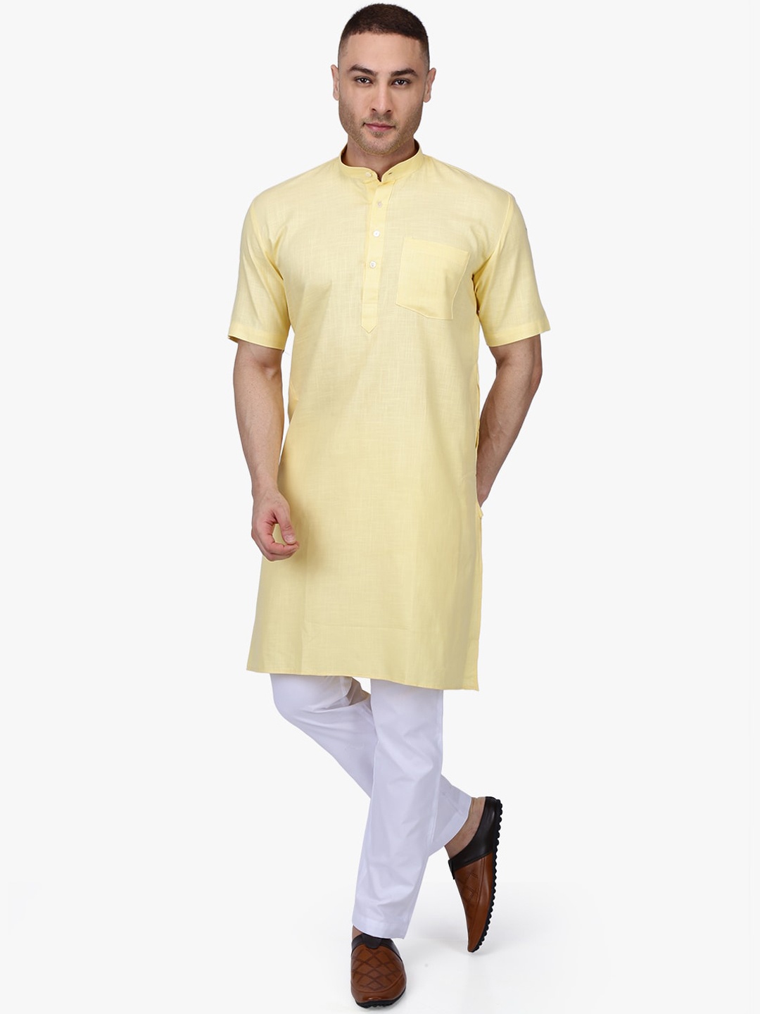 

RAJUBHAI HARGOVINDAS Men Yellow & White Solid Kurta with Pyjamas