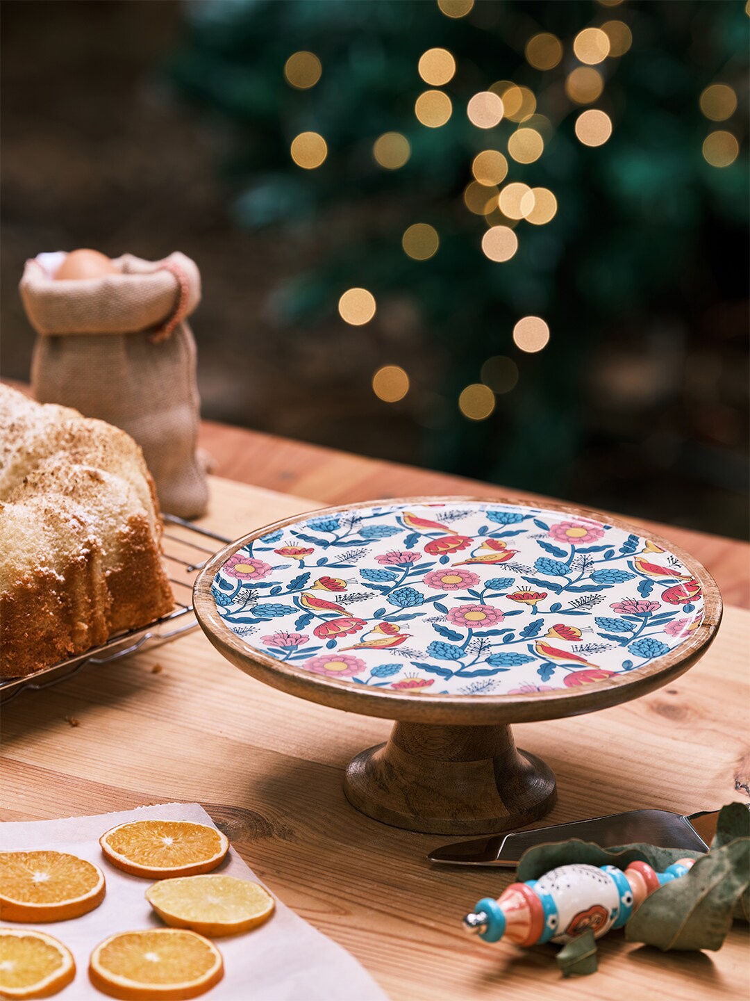 

Chumbak White & Blue Floral Printed Wooden Cake Stand