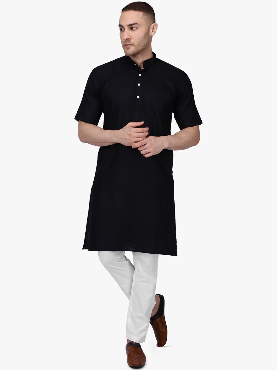 

RAJUBHAI HARGOVINDAS Men Black Solid Kurta with Pyjamas