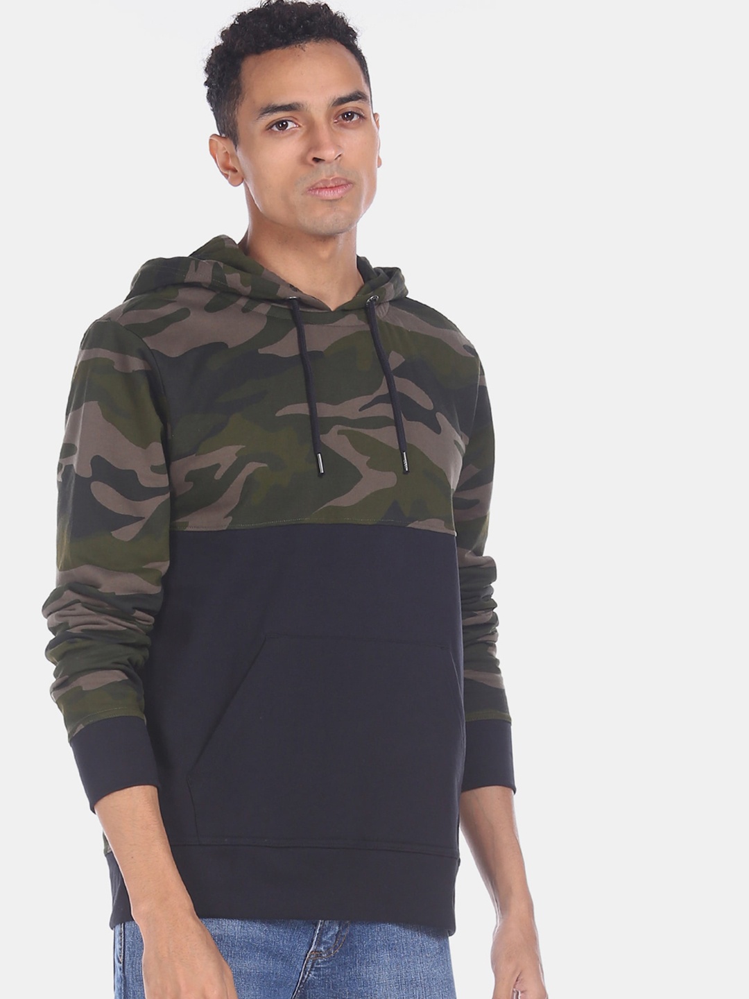 

Aeropostale Men Green Printed Sweatshirt