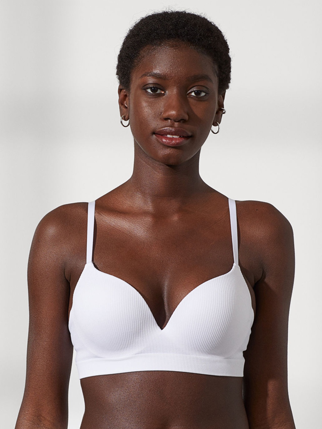 

H&M Women White Solid Seamless Super Push-up Bra 0923368002