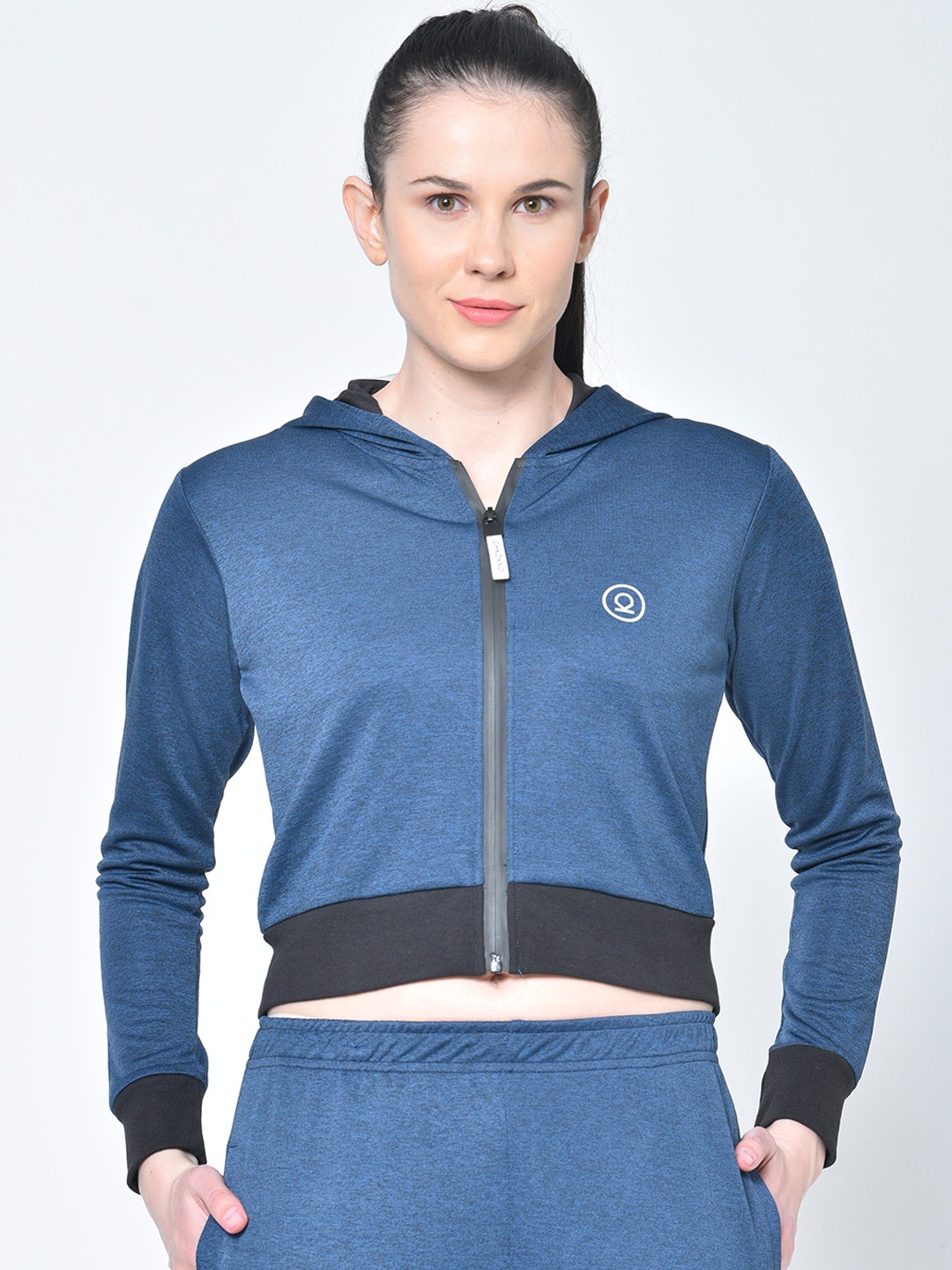 

CHKOKKO Women Blue Solid Cropped Sporty Jacket