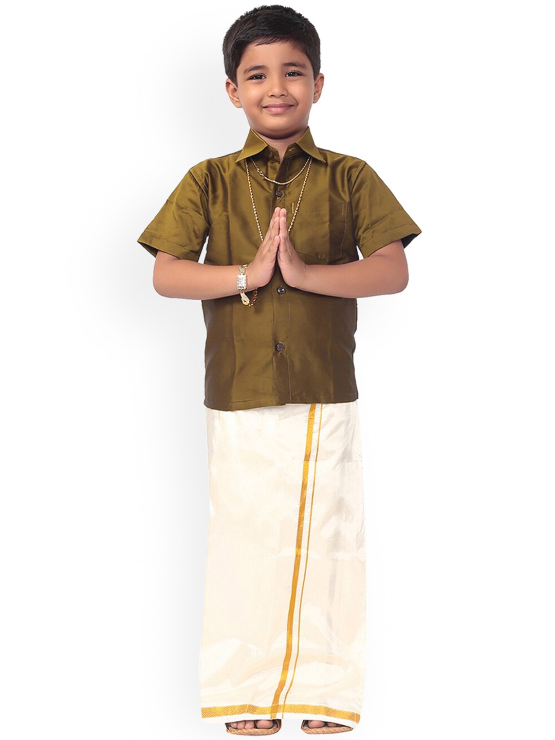 

Thangamagan Boys Green & Off-White Solid Shirt and Veshti