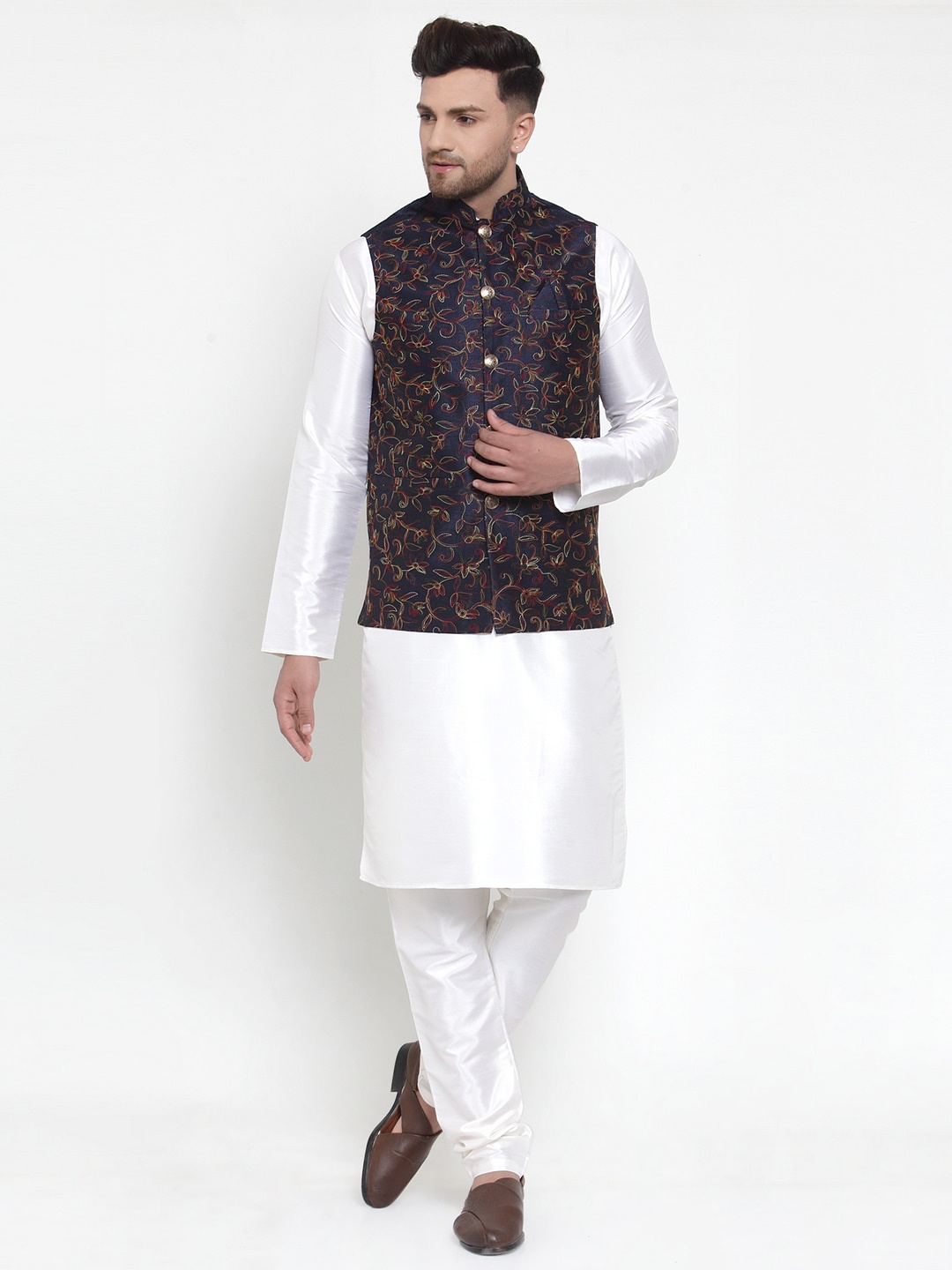 

Jompers Men White & Navy Blue Solid Kurta with Pyjamas & Nehru Jacket