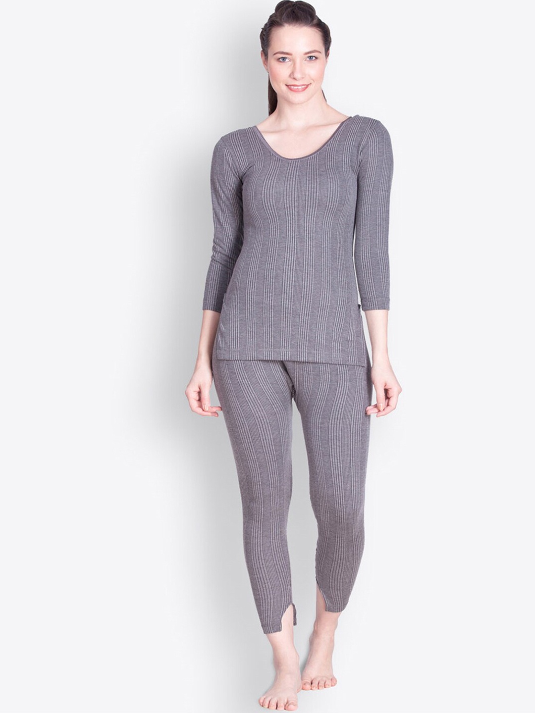 

Lux Inferno Women Grey Solid Thermal Set