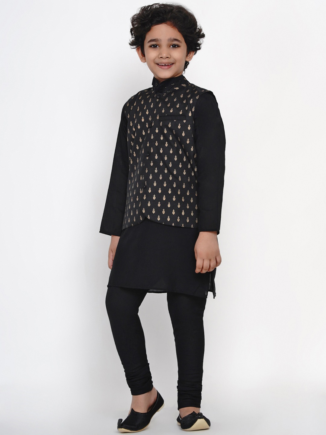 

Bittu By Bhama Boys Black Solid Kurti with Churidar