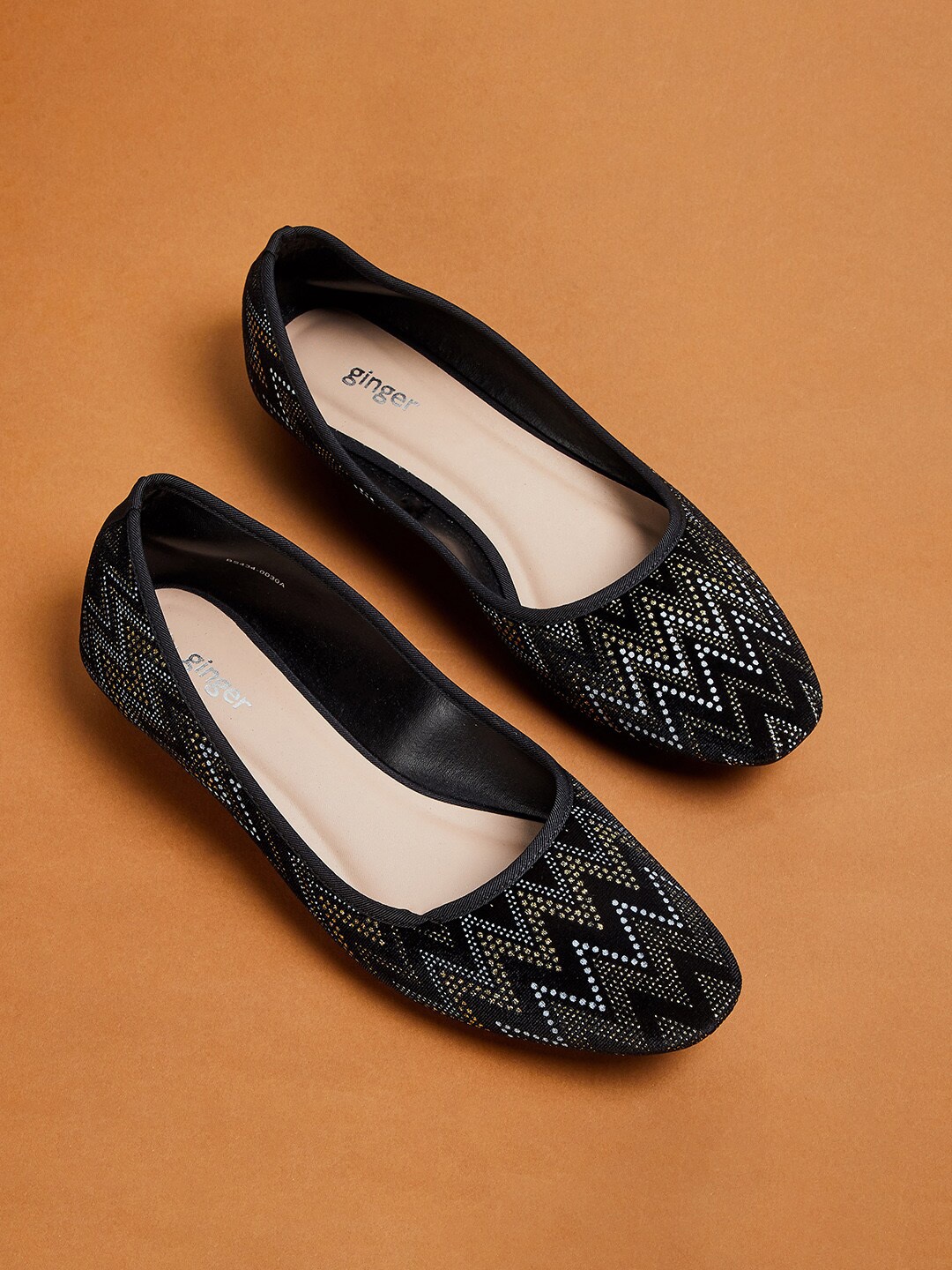 

Ginger by Lifestyle Women Black Textured Fabric Ballerinas