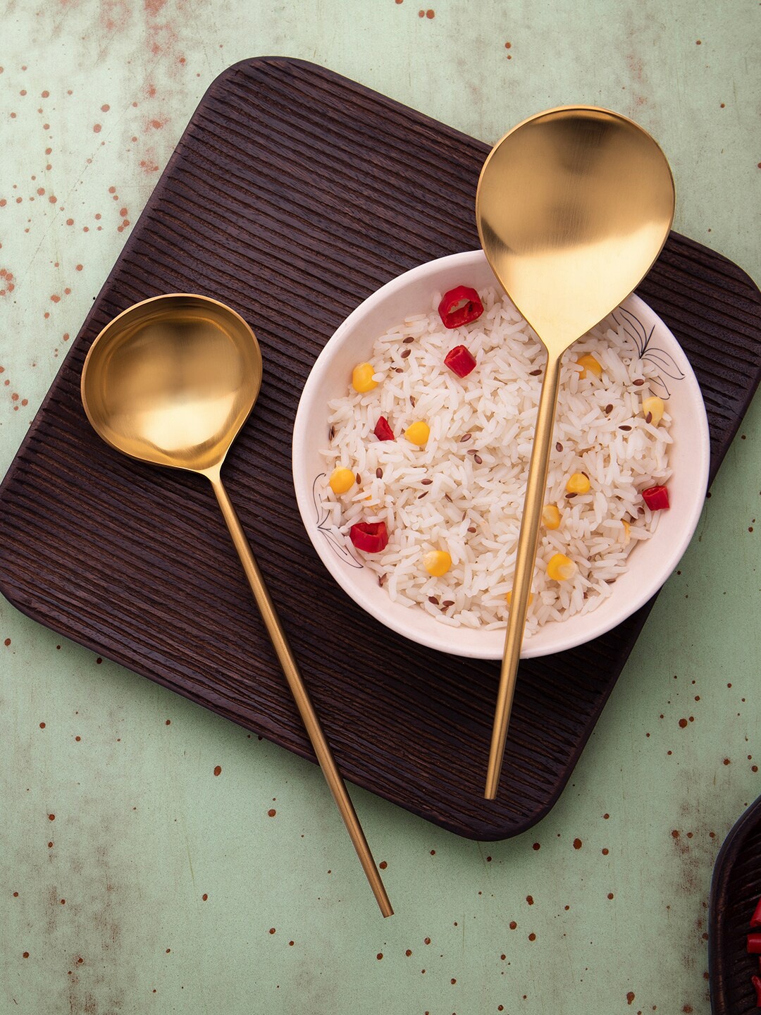 

ellementry 2 Pieces Gold-Toned Handcrafted Aura Serving Set