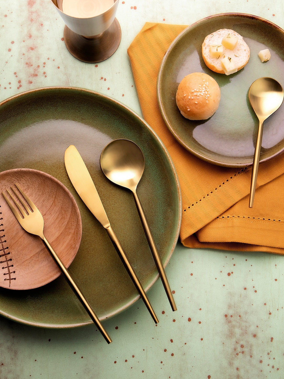 

ellementry Set Of 4 Gold-Toned Handcrafted Aura Cutlery