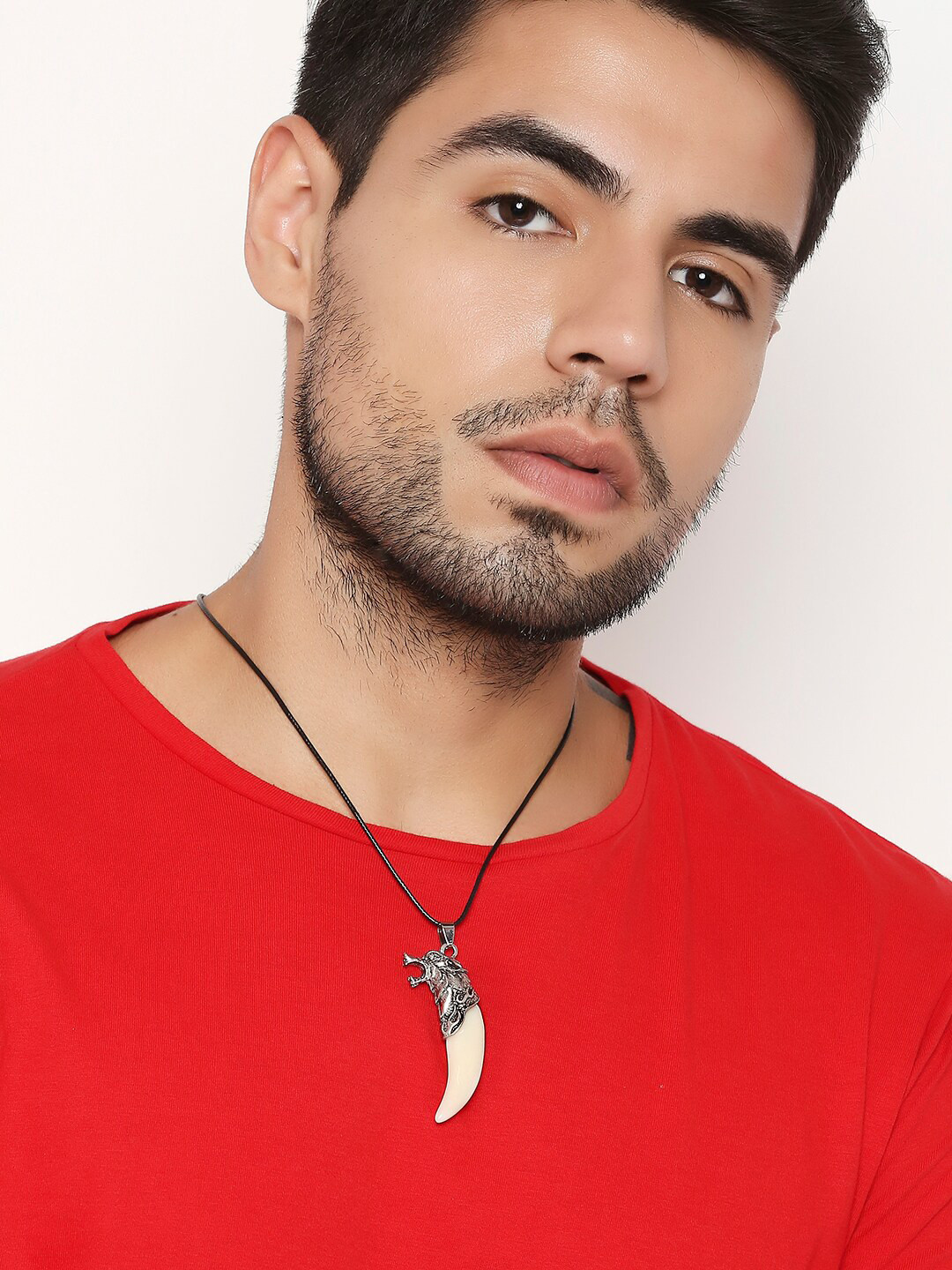 

OOMPH Men Silver Toned Steel Wolf White Tooth Pendant Necklace