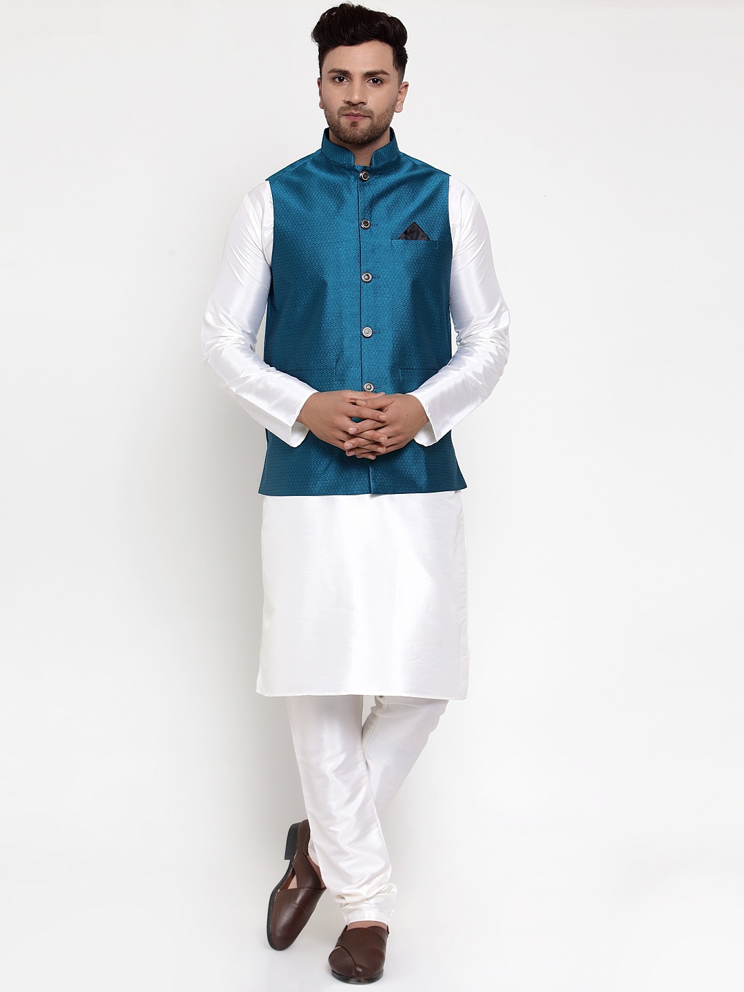 

Jompers Men White & Blue Solid Kurta with Pyjamas & Nehru Jacket