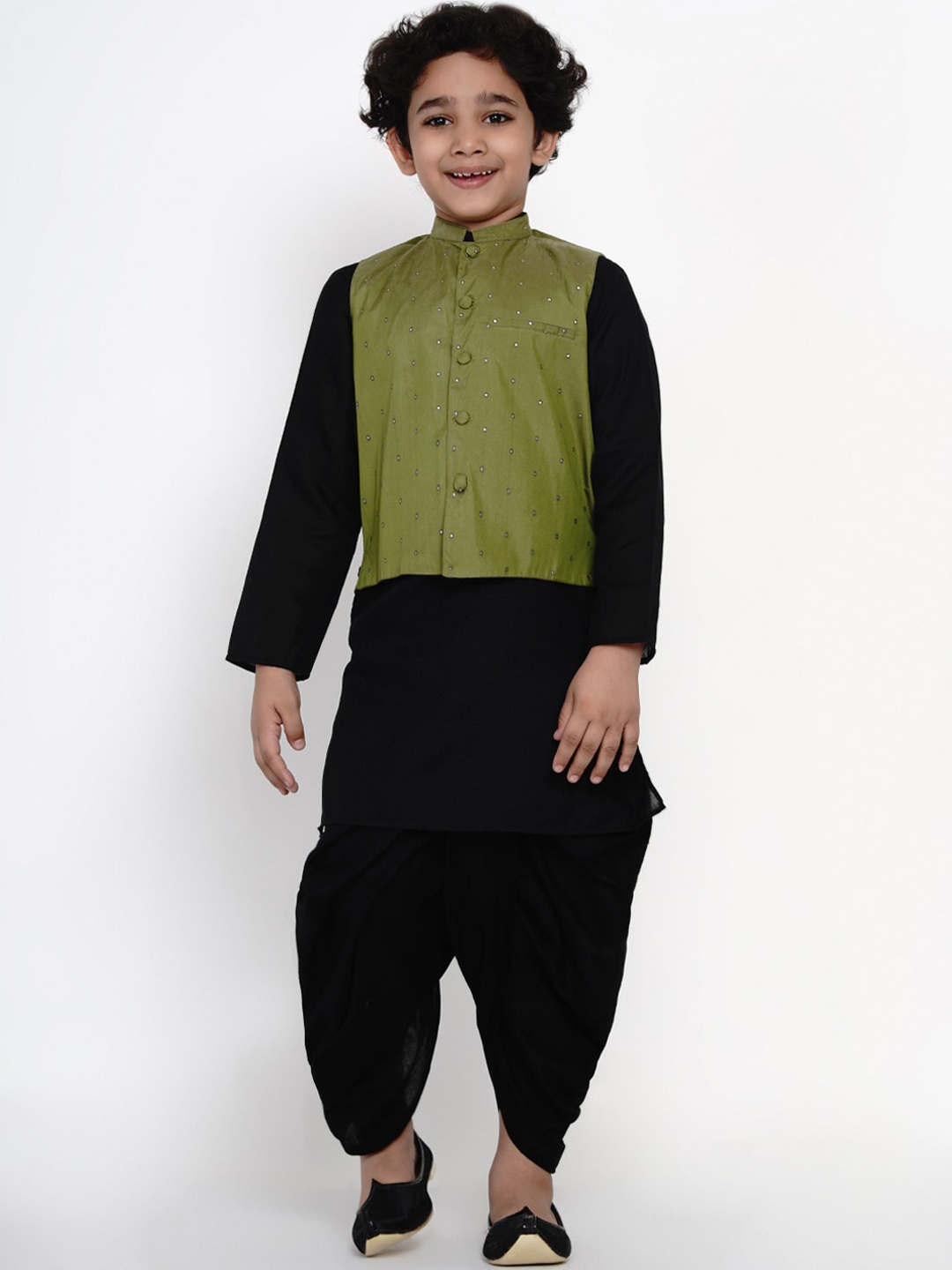 

Bittu By Bhama Boys Black & Green Solid Kurta with Dhoti Pants & Nehru Jacket