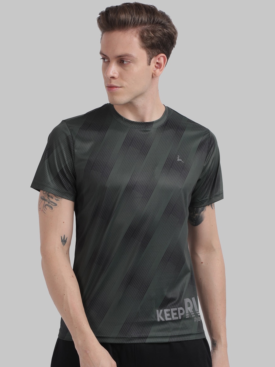 

Parx Men Green Printed V-Neck T-shirt