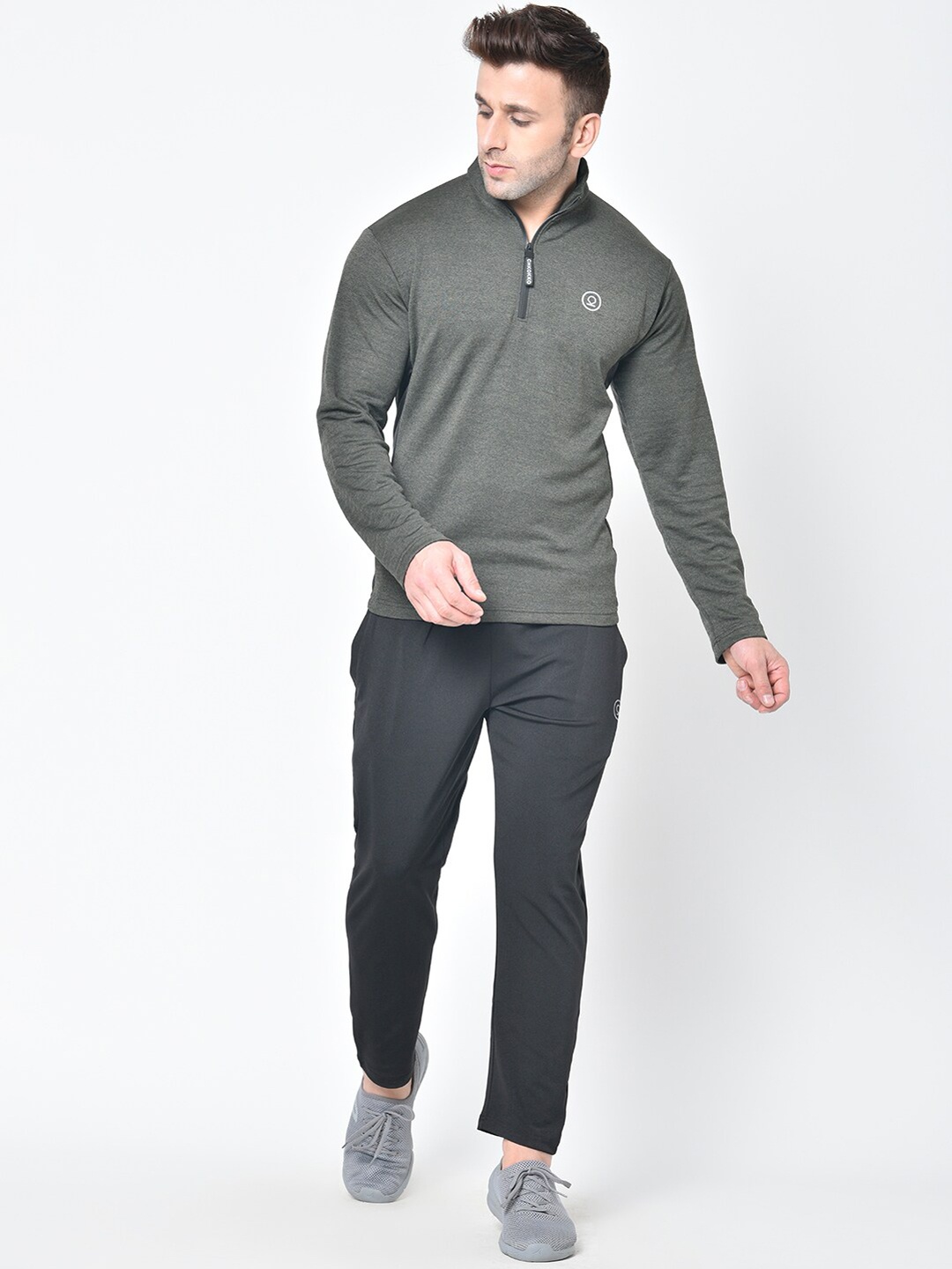 

Chkokko Men Grey & Black Solid Tracksuit