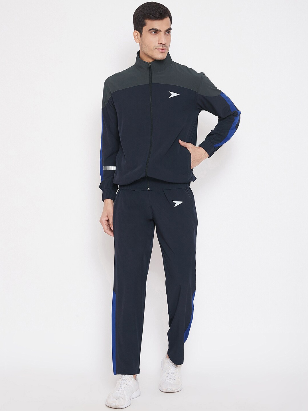 Sportigoo Men Blue & Green Solid Track Suit