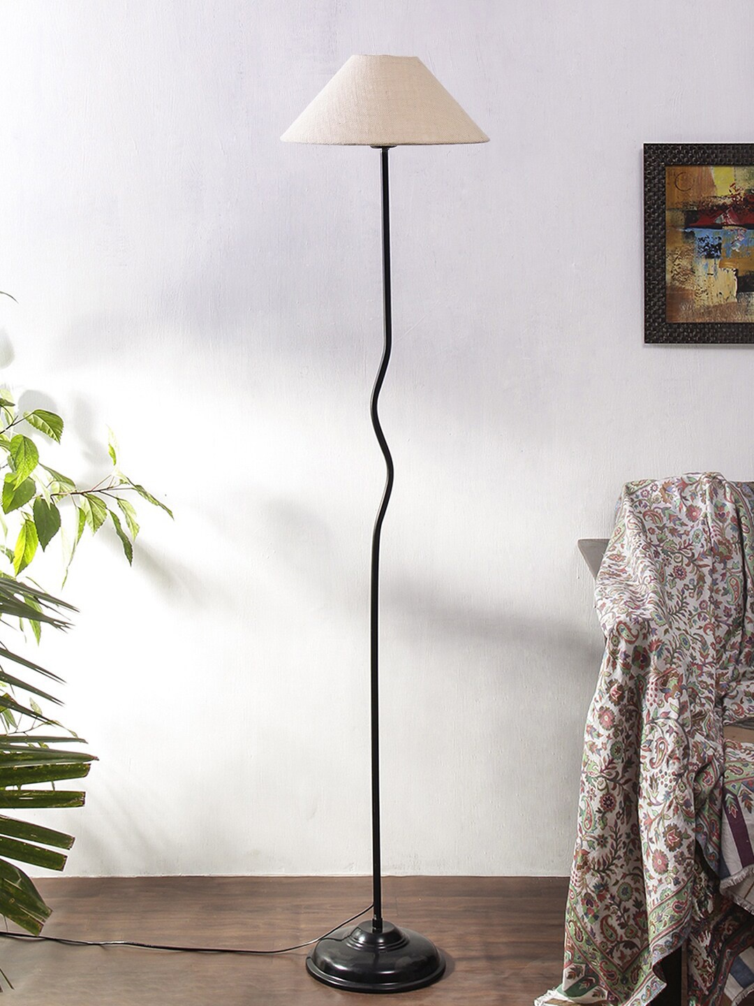 

Devansh White Solid Traditional Club Lamp