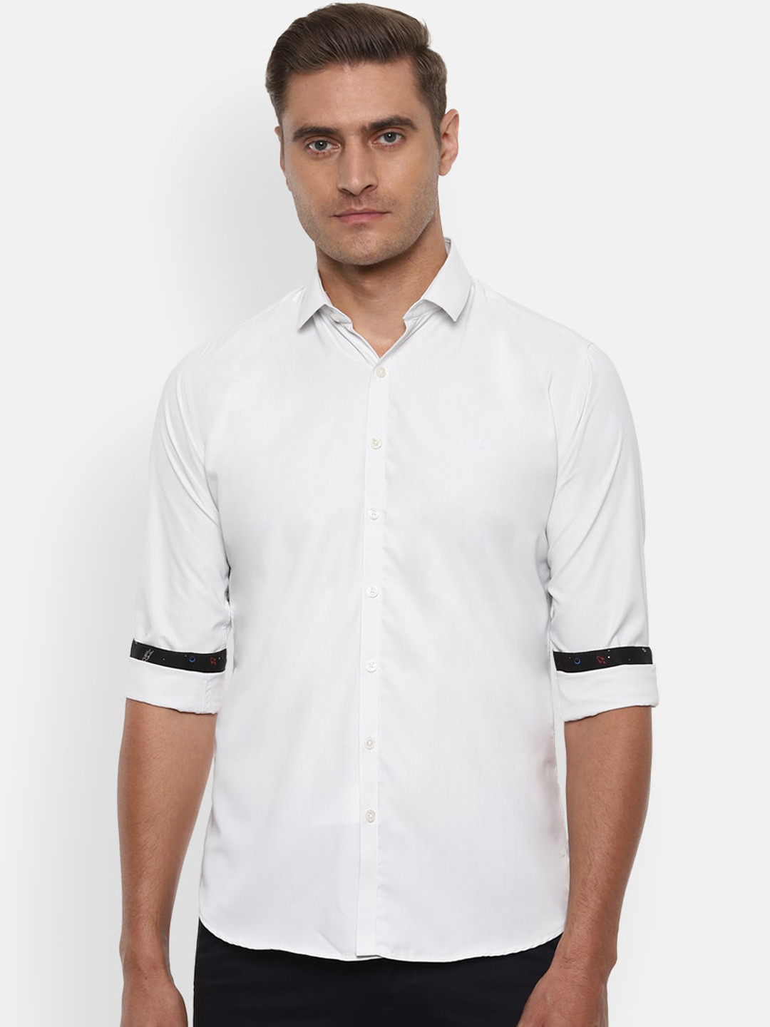 

V Dot Men White Slim Fit Solid Casual Shirt