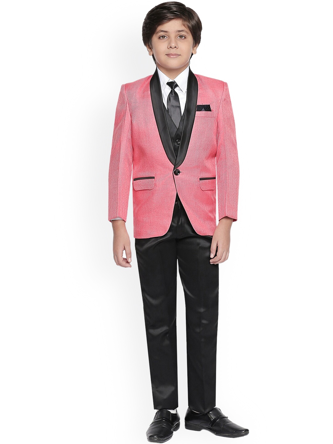 

Jeetethnics Boys Pink & Black Solid Single-Breasted Suit