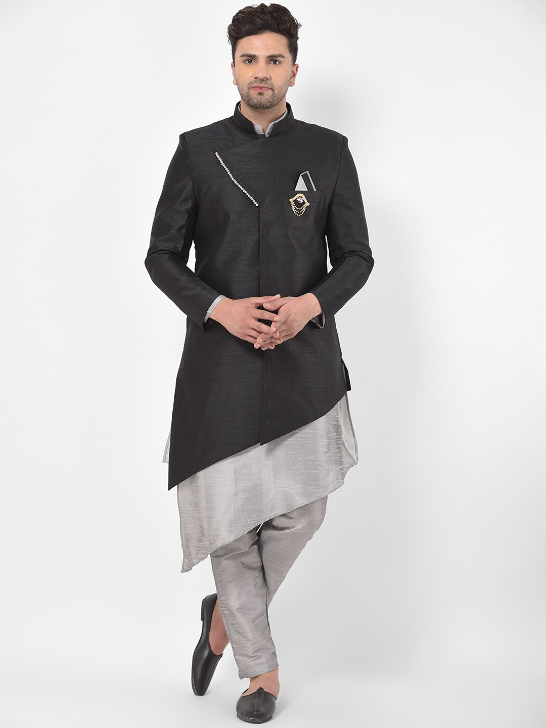 

SG RAJASAHAB Men Black & Grey Solid Raw Silk Sherwani Set