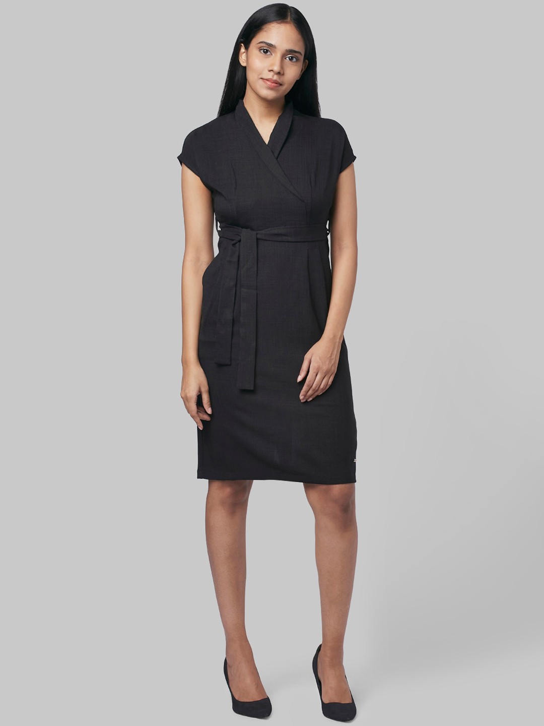 

Park Avenue Woman Women Black Solid Wrap Dress