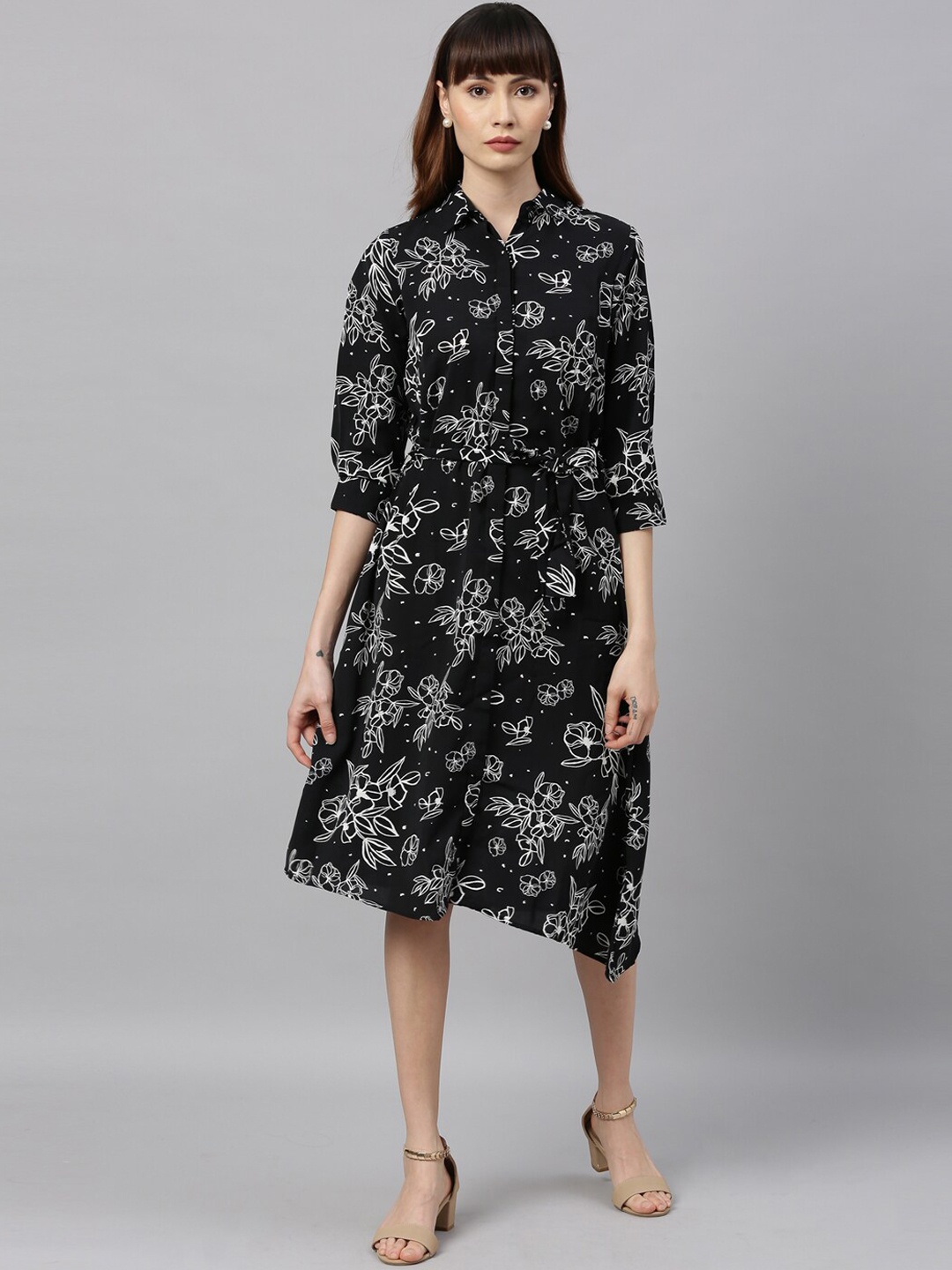 

Park Avenue Woman Black & White Floral Printed Shirt Dress