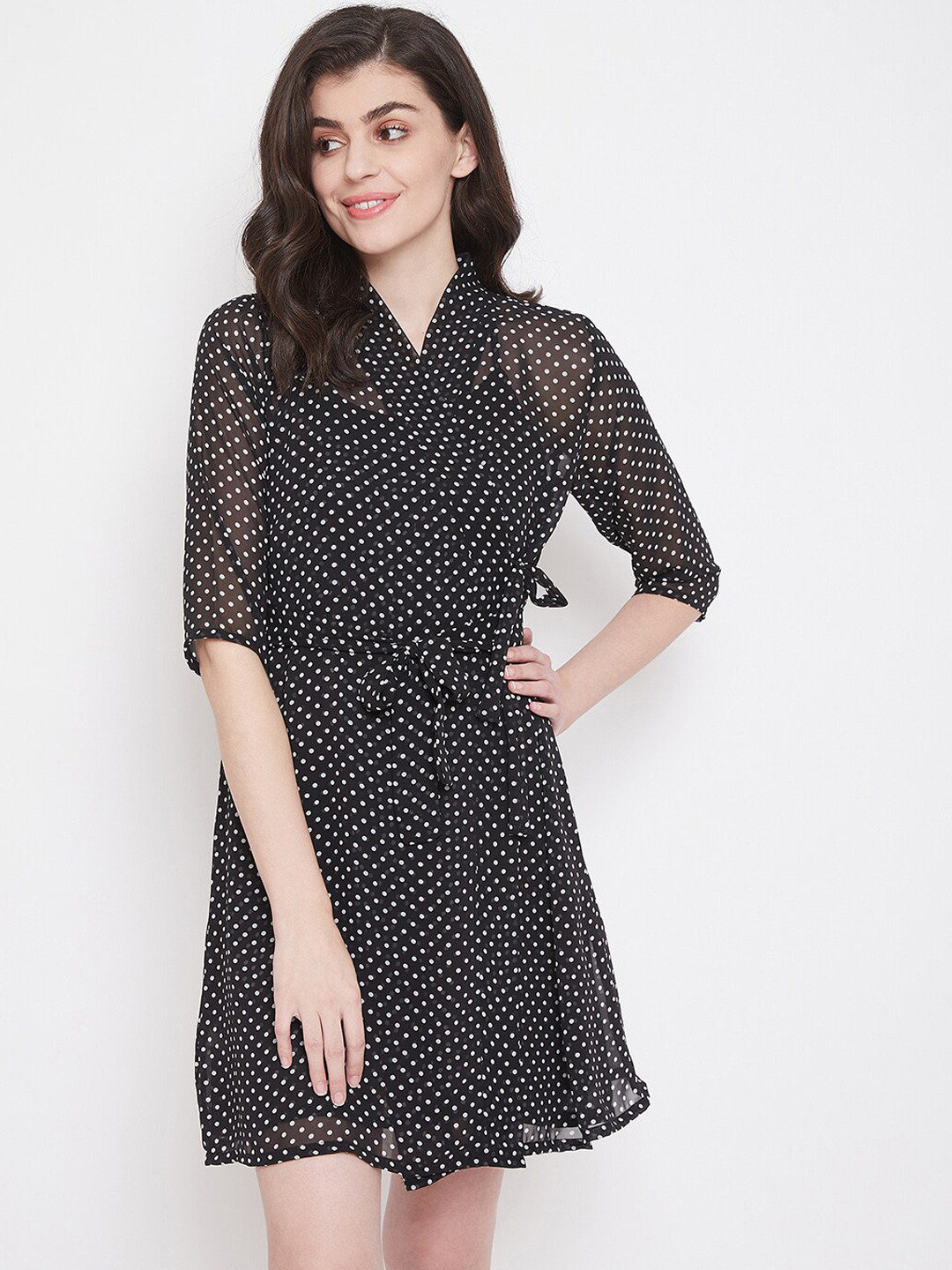 

Shimmer Women Black & White Polka Dot Printed Robe
